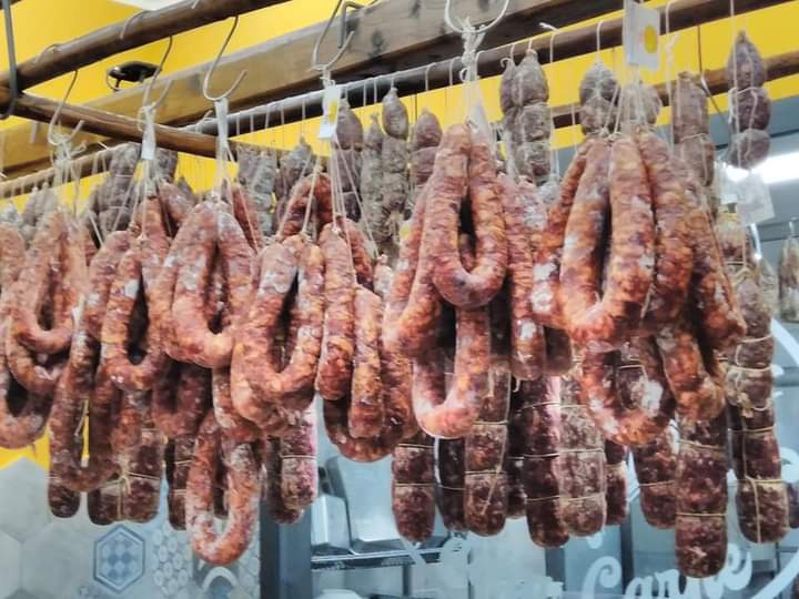 Salumi caserecci di produzione propria Gastronomia della Carne